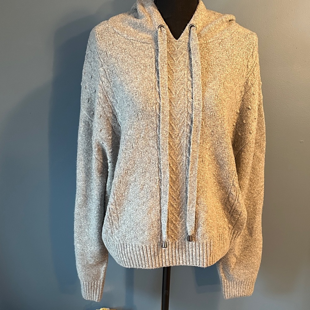 Elegant Women's Turtleneck Sweater - Beige